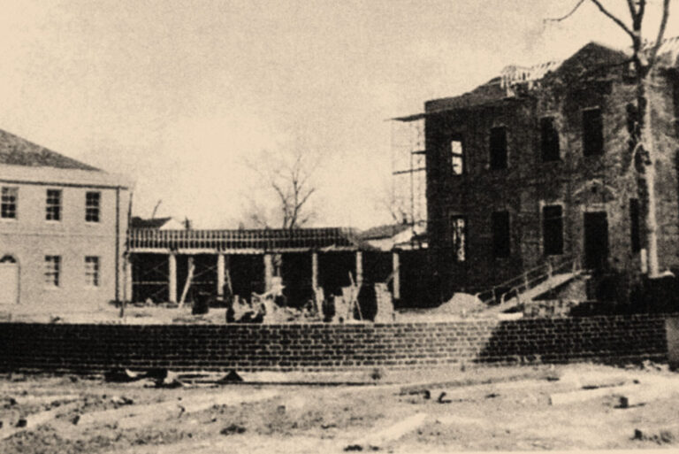 Mother, Daughter Helped Restore Palace